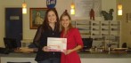 Rejane_Rodrigues_entrega_certificado_a_Suzana_Barros.jpg